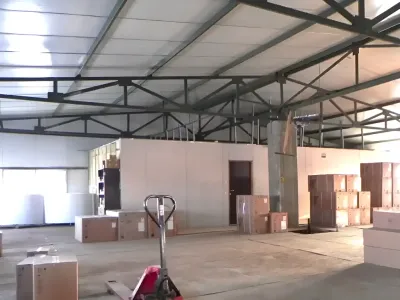 Stivuitor în depozit marfă mare hală vânzare Otopeni Ilfov